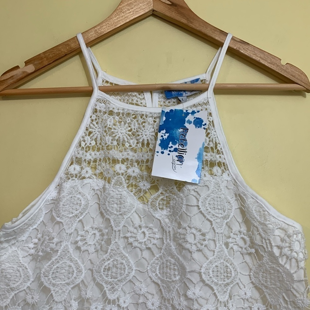 Rebellion | NWT White Floral Lace Crochet Racerback Tank Camisole Top L - Picture 4 of 17
